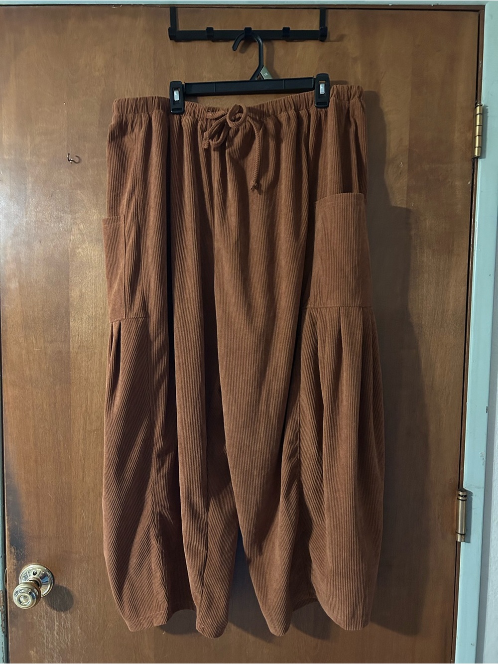 Tarse Corduroy Barrel Pants - Picture 2 of 7